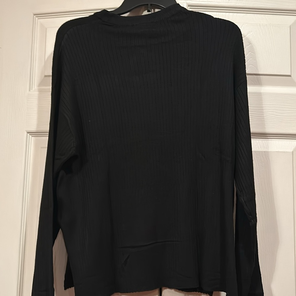 Esmara sz S (4/6). Black, Ribbed, L Sleeve, Crew neck Sweater.  Open Side Hem - Picture 9 of 9